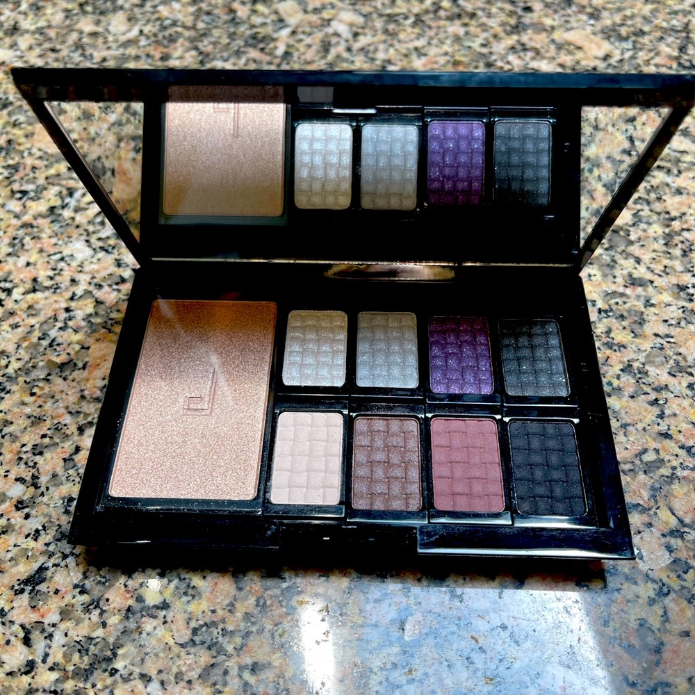 Eyeshadow pallet